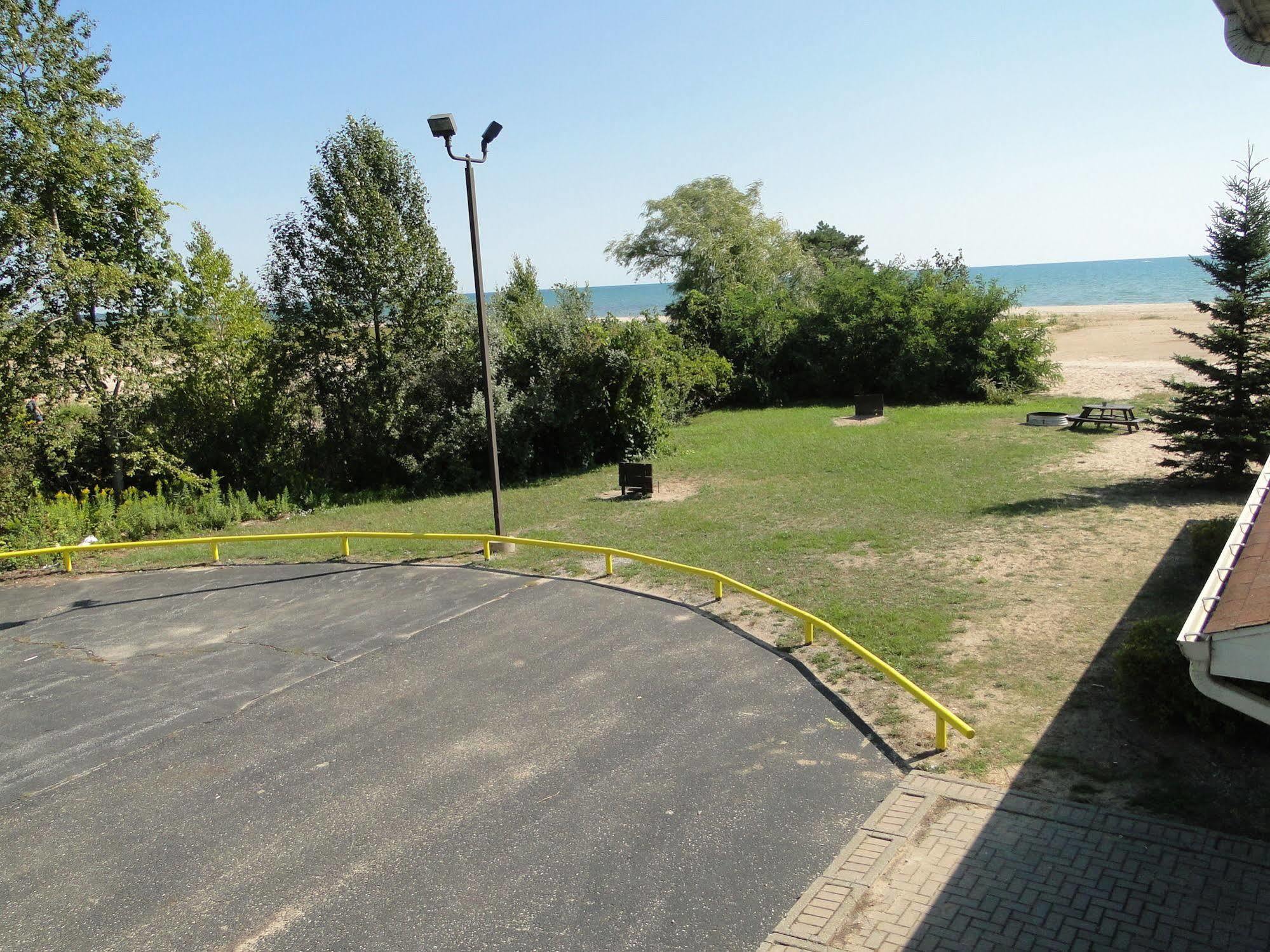 Oscoda Lakeside Hotel Экстерьер фото